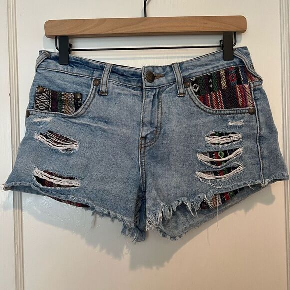 Free People Tribal Print Cut Off Distressed Denim Jeans Size 26 - Picture 1 of 6
